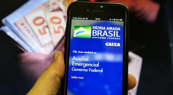 Governo estuda benefício de R$ 200 para compensar fim do auxílio emergencial