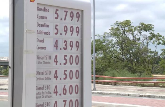 Litro da gasolina chega a R$ 5,79 em Petrolina; consumidores reclamam 