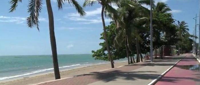 Alagoas tem primeiro fim de semana de praias, shoppings e comércio fechados