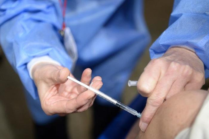 Com mais 177,9 mil doses entregues, Pernambuco amplia vacinação para idosos com 65 anos