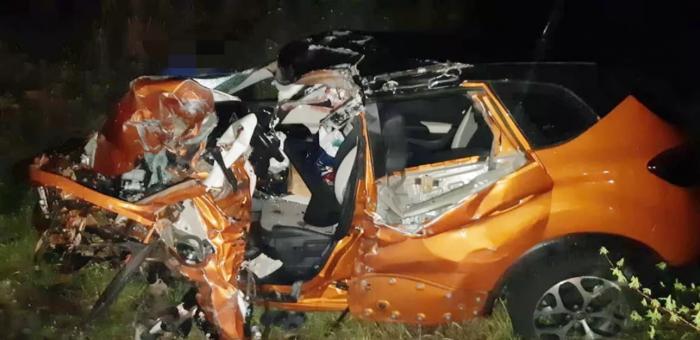 Médico morre após carro colidir frontalmente em caminhão na BR-232, em Tacaimbó
