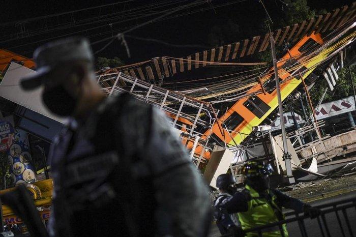 Viaduto desaba com vagões de metrô na Cidade do México; pelo menos 23 morreram