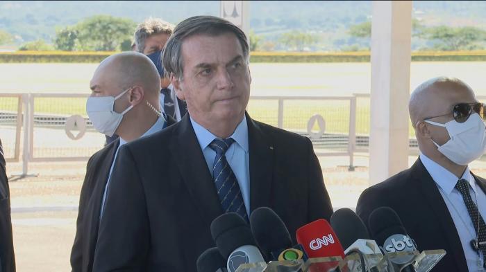 Inquérito sobre fake news no STF é 'inconstitucional', diz Bolsonaro
