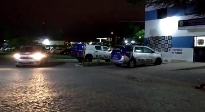Polícia Civil realiza operação para desarticular organização criminosa voltada ao tráfico de drogas em Caruaru