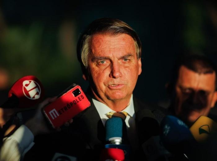 “Vetarei o aumento do fundão eleitoral”, afirma Bolsonaro