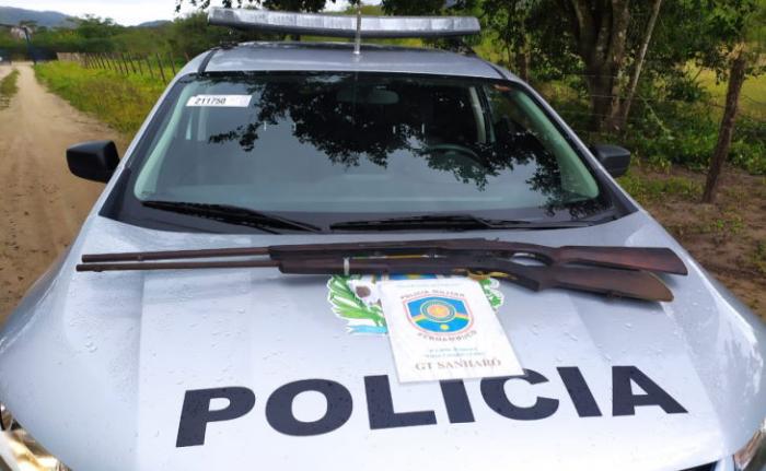 Armas e drogas foram apreendidas na zona rural de Sanharó