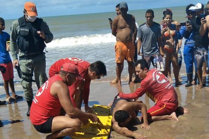 Banhista é atacado por tubarão na praia de Piedade; segunda vítima em menos de um mês