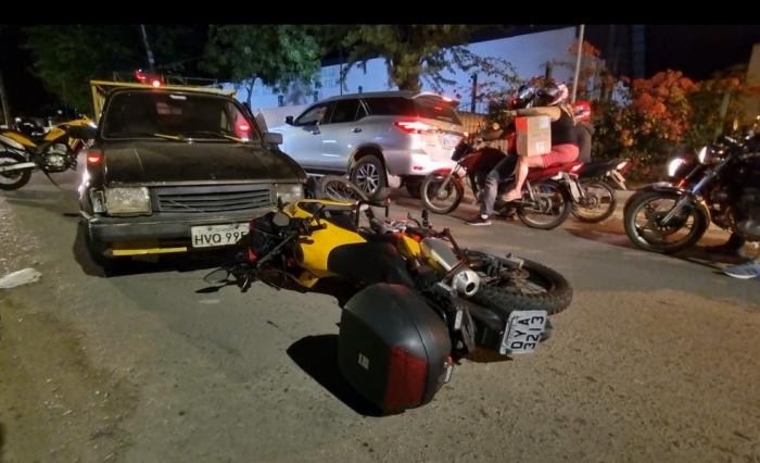 Homem embriagado é preso após bater em moto policial em Caruaru