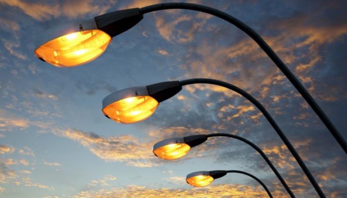 Oito cidades poderão financiar até R$ 46 milhões para elaborar estudos para concessão de serviço de iluminação pública