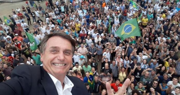 Exército de 25 deputados aguarda ordem de Bolsonaro para definir partido