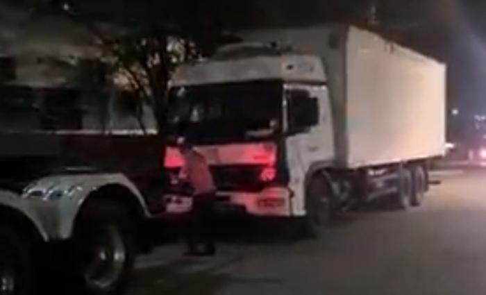 Policiais do Biesp e PRF recuperam caminhão roubado com carga de aguardente em Caruaru