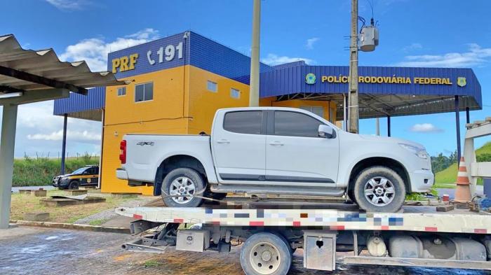 Homens são detidos com caminhonetes adulteradas no Interior de Pernambuco