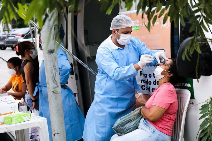 Com 7.806 novas infecções, Pernambuco bate recorde de casos de Covid-19 registrados em 24h