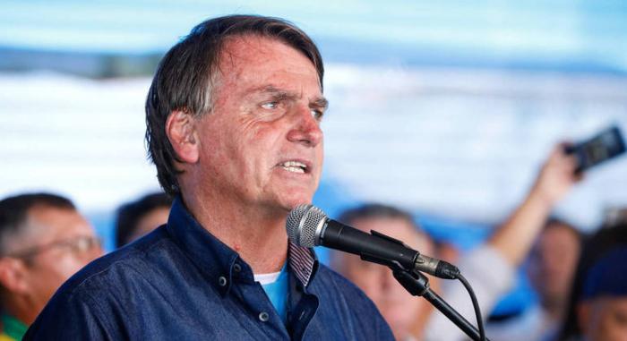 'Vai acontecer algo que vai nos salvar no Brasil', diz Bolsonaro