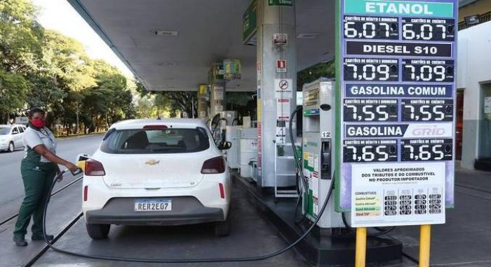 Postos são obrigados a mostrar novos preços dos combustíveis a partir de hoje