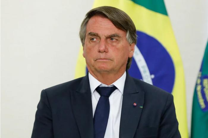 ‘Temos três ministros que infernizam o país: Fachin, Barroso e Moraes’, diz Bolsonaro