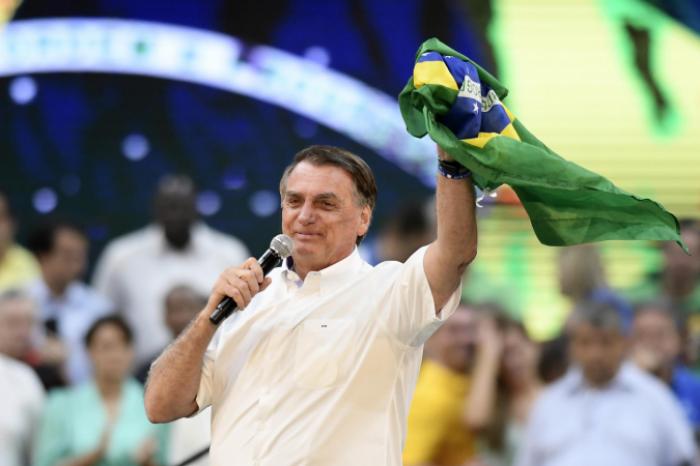 Bolsonaro exalta feitos do governo, faz afago a Arthur Lira e explora contraponto com Lula