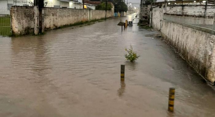 Recife e RMR têm mais um dia de transtornos causados pelas chuvas; veja onde mais choveu