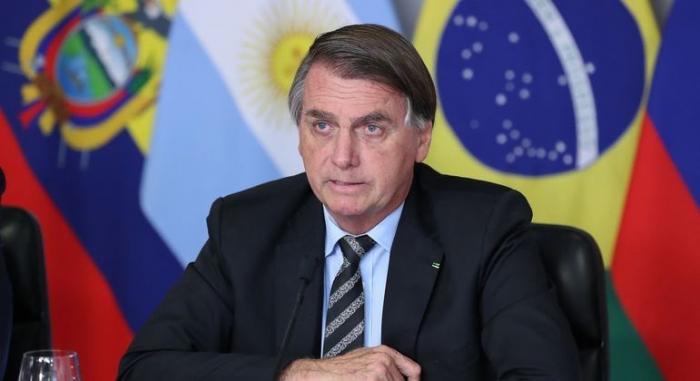 Bolsonaro sanciona lei sobre uso de auxílio-alimentação