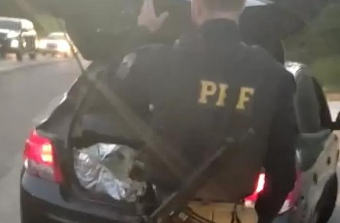Foragido da justiça é detido com mais de 50kg de maconha em Recife